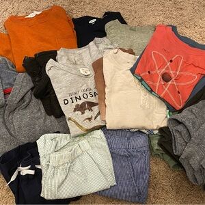 Bundle of boys’ size 6/small clothes.